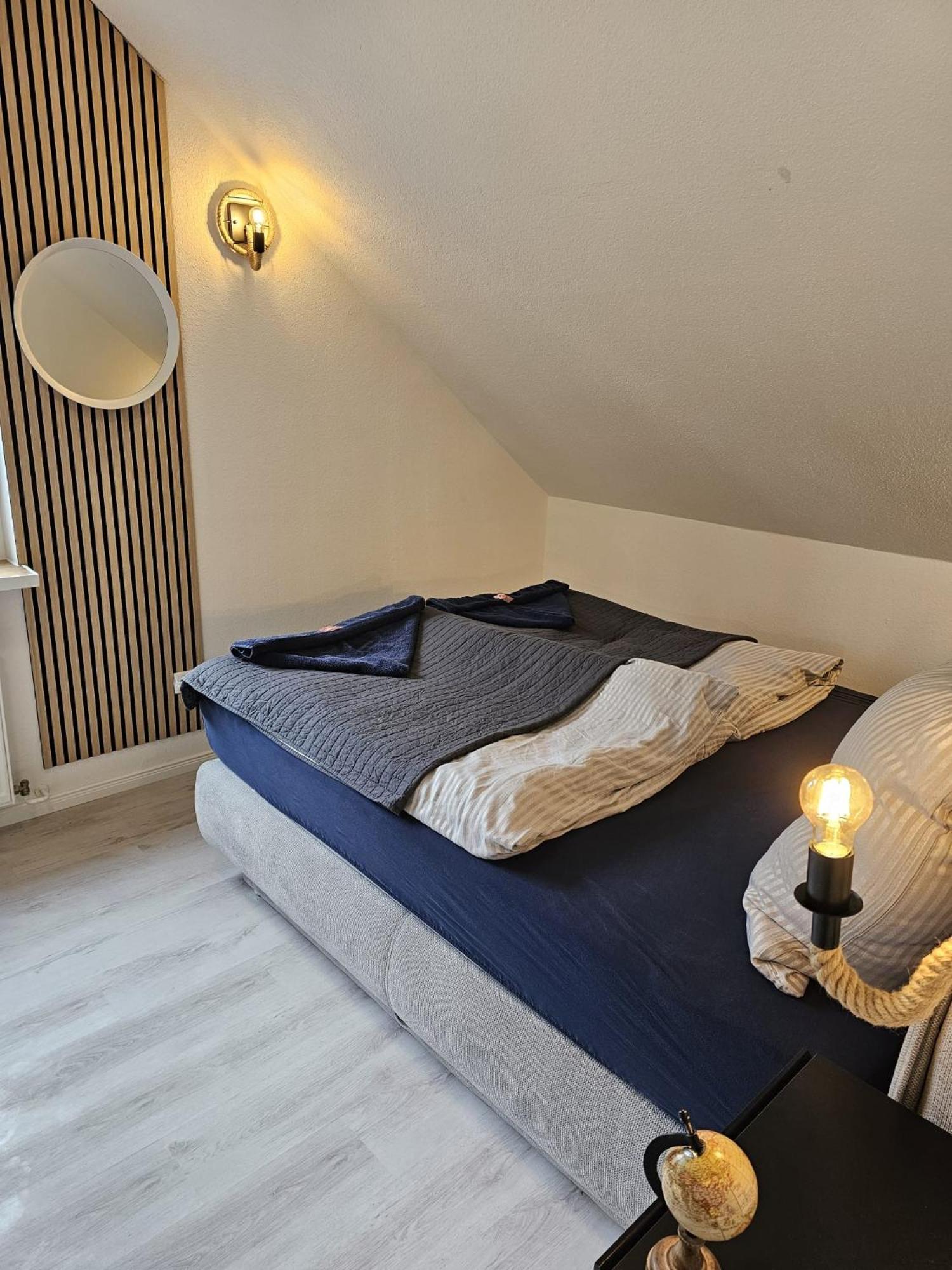 Tautraum Mit Whirlpool Und Gruenem Ausblick Apartment Wilhelmshaven