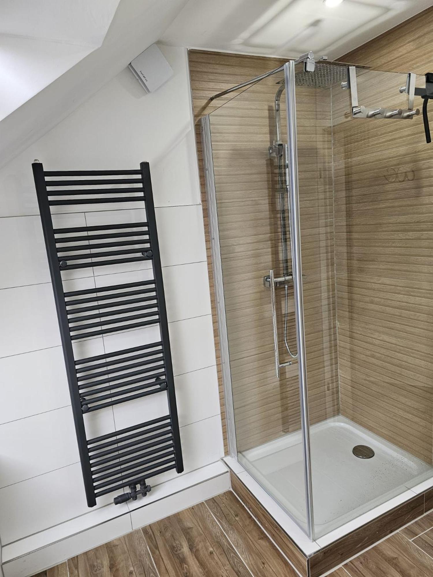Tautraum Mit Whirlpool Und Gruenem Ausblick Apartment Wilhelmshaven