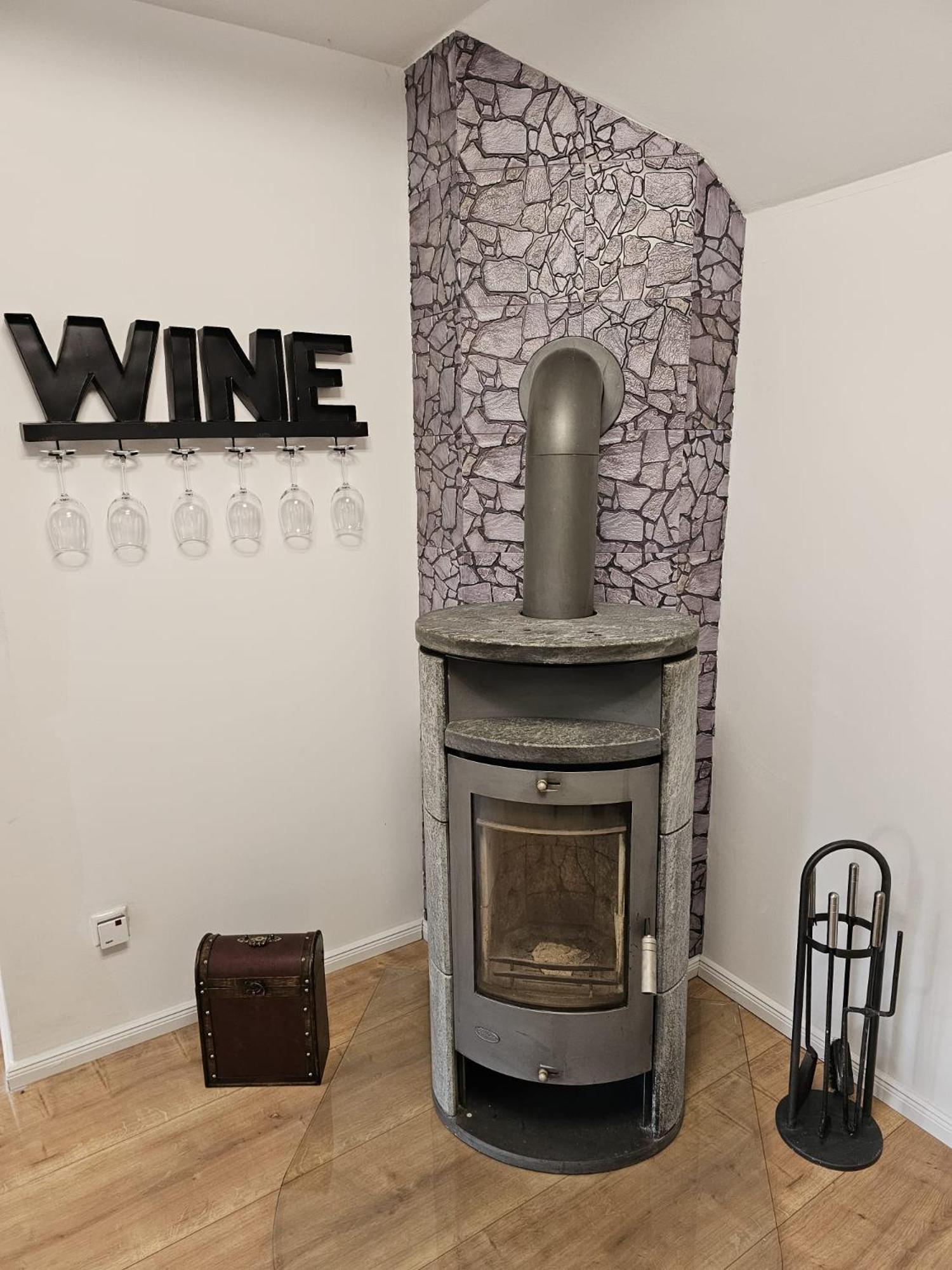 Tautraum Mit Whirlpool Und Gruenem Ausblick